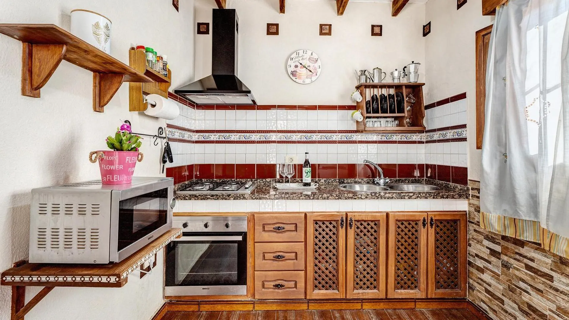Casa Elvira Villa Chimiche 0*,  Spain