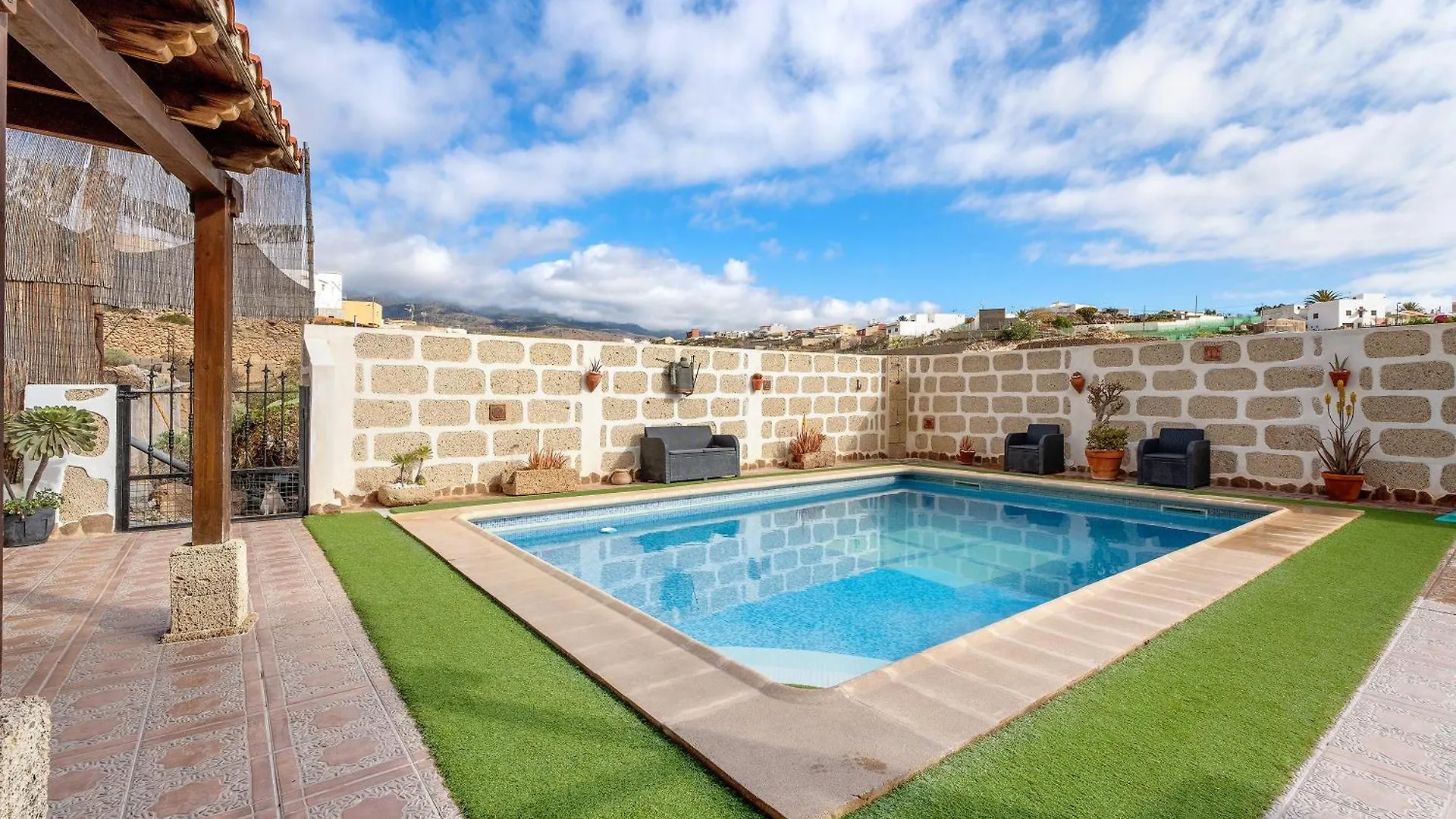 Casa Elvira Villa Chimiche 0*,  Spain