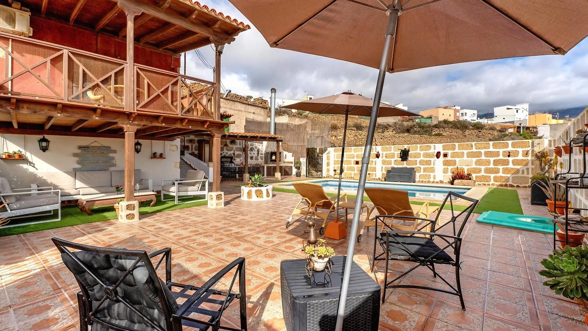 Casa Elvira Villa Chimiche Spain